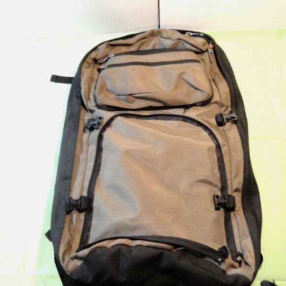 LARGE HI-TEC BACKPACK UNIVERSAL SUMMIT BACKPACK LD 4892 - Picture 9 of 16